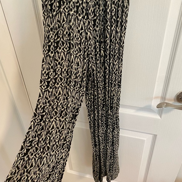 Wide leg jumpsuit - Picture 2 of 4